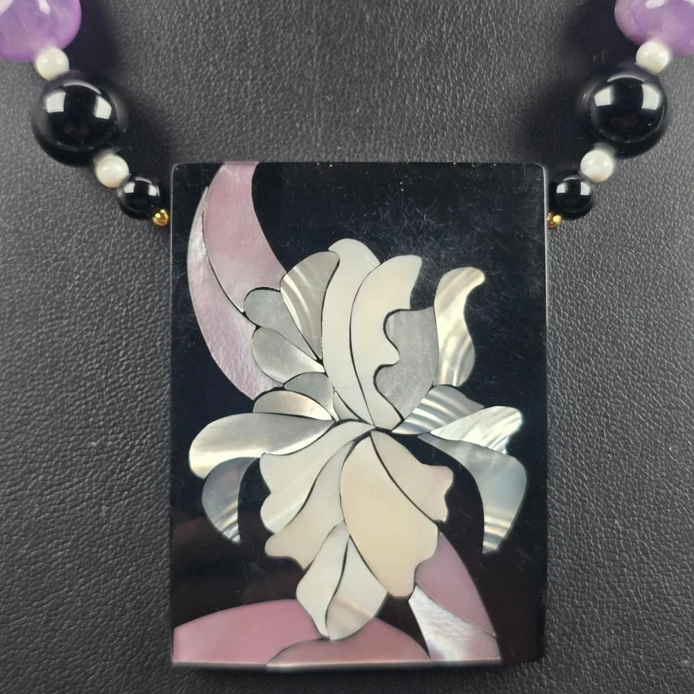 Vintage Lee Sands Mother of Pearl Floral Inlay Necklace Amethyst Black Beads 17